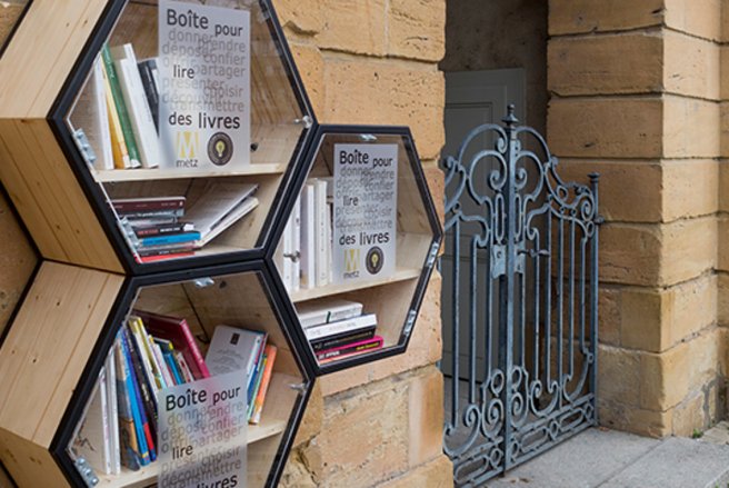 Le dépôt du livre a été considéré comme un dépôt d'ordures. (c) Shutterstock