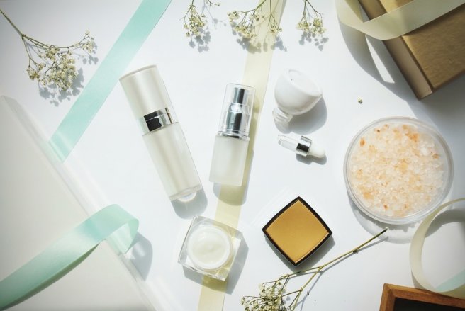 L'interdiction des produits de gommage avec des microbilles plastique a été encadré par décret. © Shutterstock