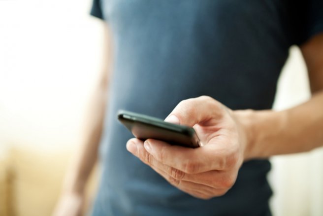 Un tribunal italien a reconnu un lien entre une tumeur et l'utilisation du portable - © Shutterstock