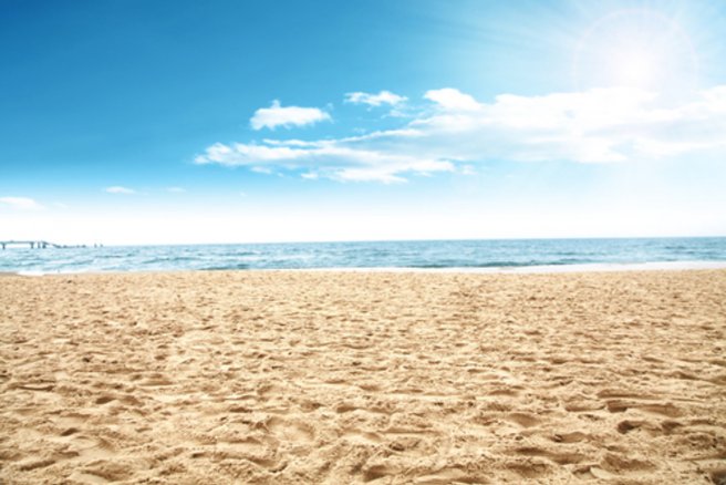 Pour lézarder sur une plage de rêve, il n'est pas forcément nécessaire d'aller au bout du monde. © Shutterstock