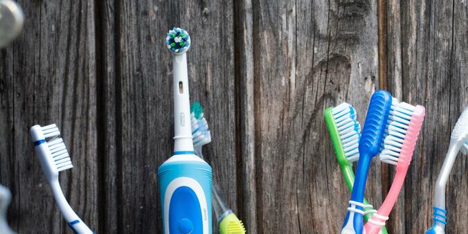 Comment bien choisir sa brosse à dent électrique ?