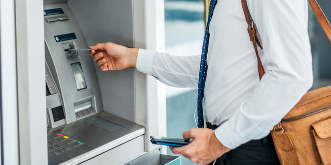 Que faire si un distributeur de billets vous donne moins que demandé ?