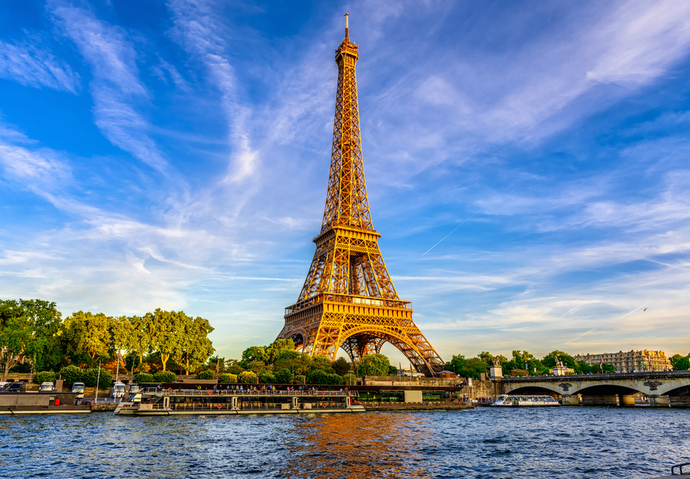 à Qui Appartient La Tour Eiffel En 2021 Une Tour Eiffel dorée pour les JO 2024