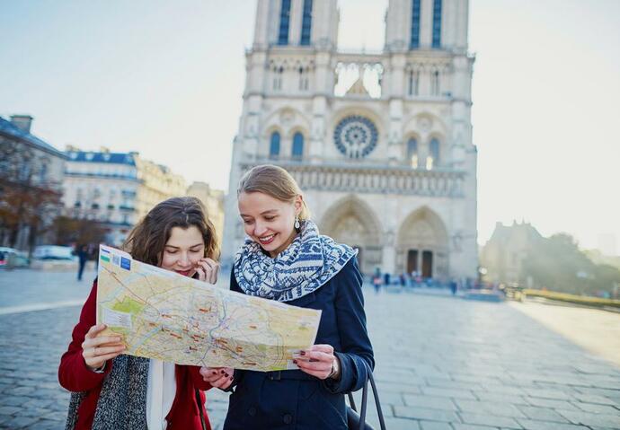 Touristes étrangers, dépenses en France, tendances 2023, tourisme international, consommation touristique