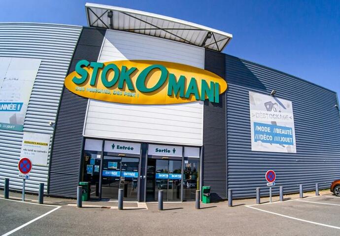 Stokomani, enseigne, déstockage, concept, store, inflation