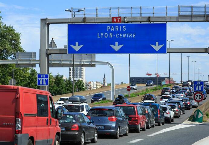 France, autoroute, Bison Futé, voiture, embouteillages, vacances,