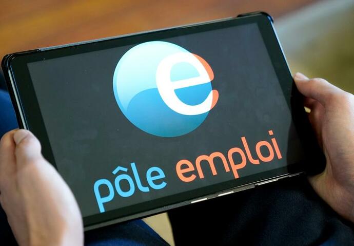 plein emploi loi parlement