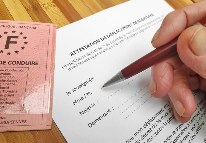 attestation fait divers sortie couteau