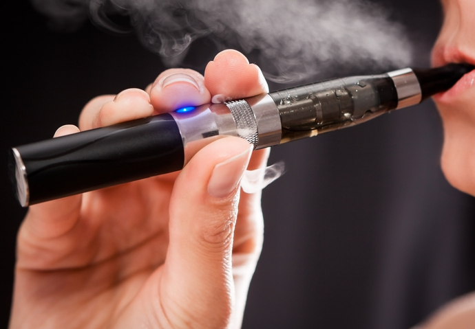 cigarette électronique vapoteuse tabac risques