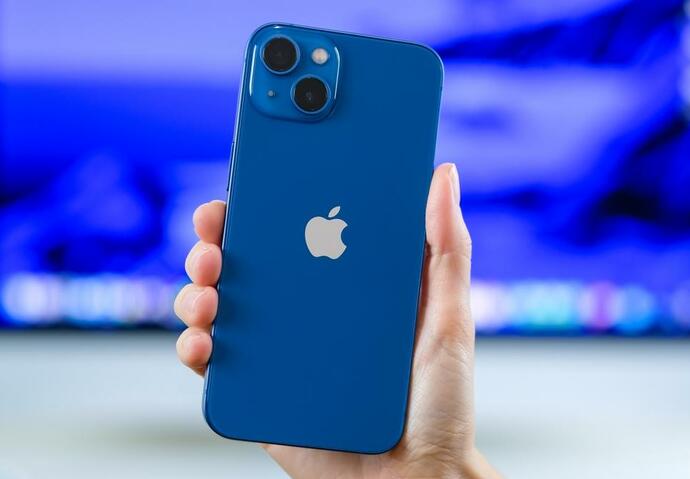 iPhone 13